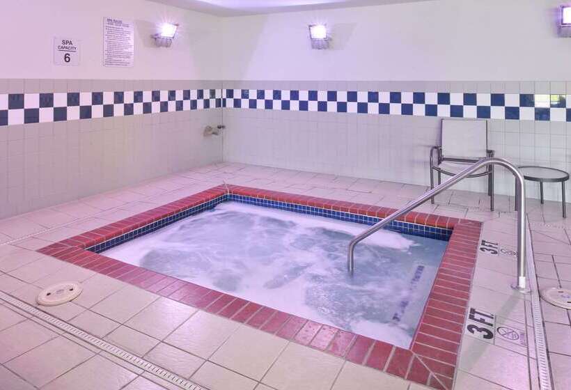 فندق Comfort Inn & Suites Fayettevilleuniversity Area
