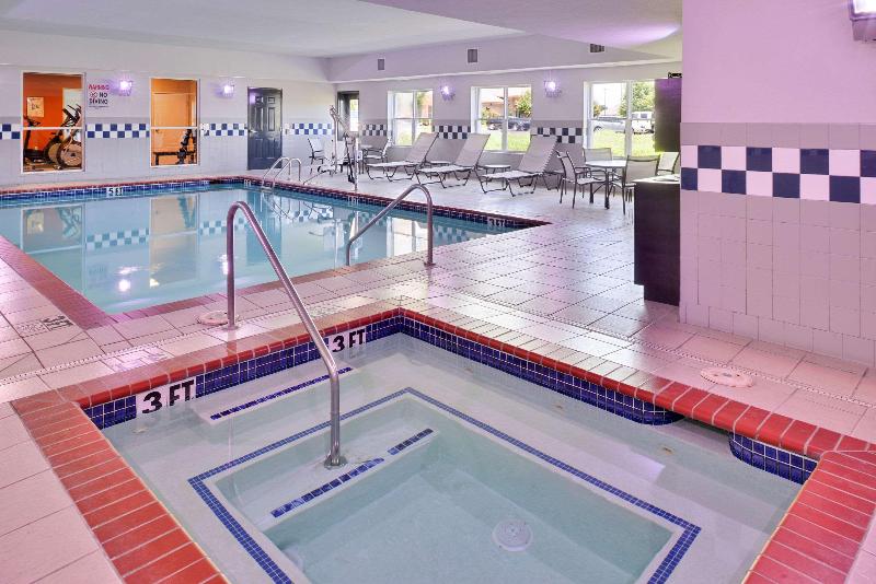 فندق Comfort Inn & Suites Fayettevilleuniversity Area