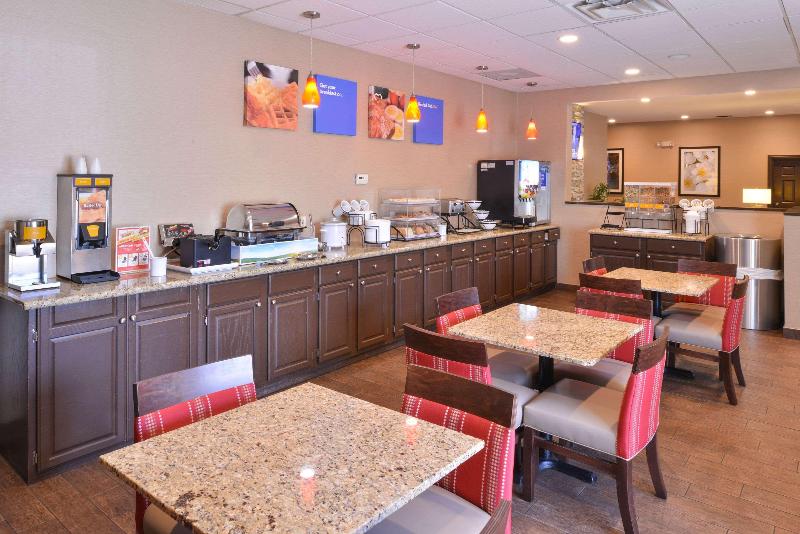 فندق Comfort Inn & Suites Fayettevilleuniversity Area