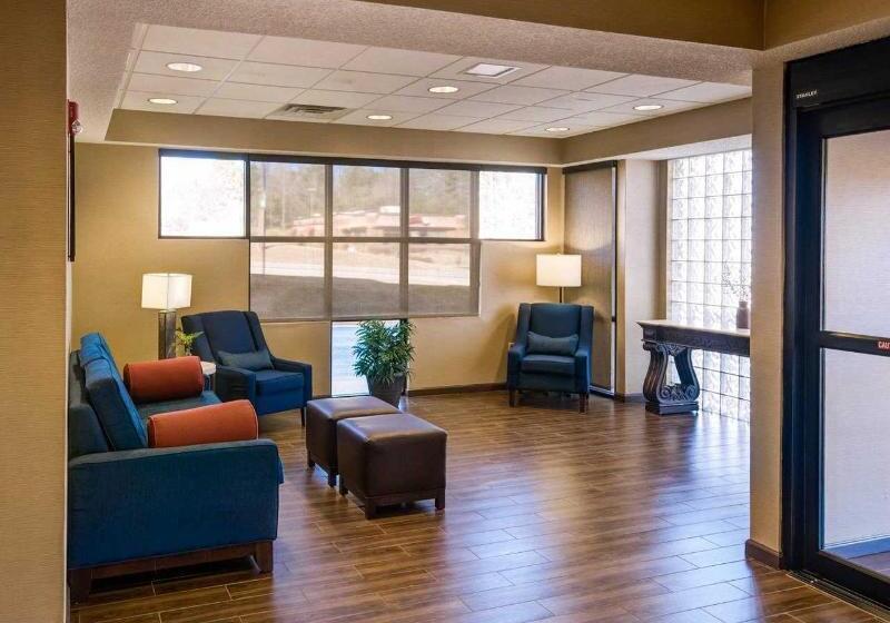 فندق Comfort Inn & Suites