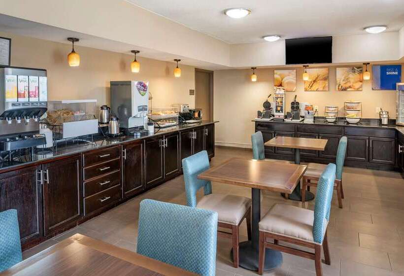 בית מלון כפרי Comfort Inn & Suites