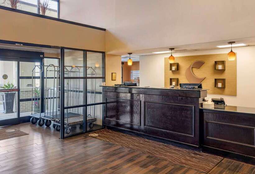 בית מלון כפרי Comfort Inn & Suites