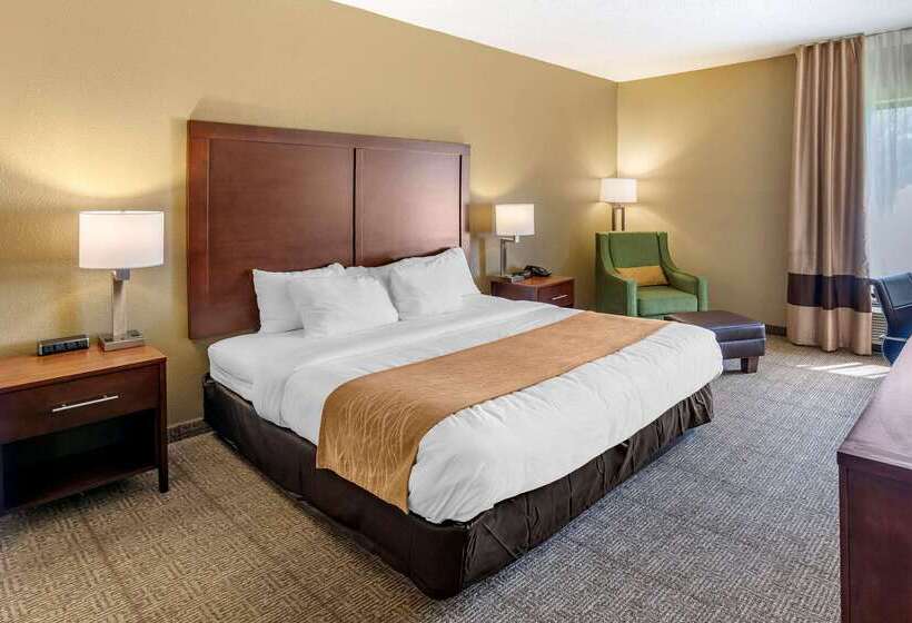 בית מלון כפרי Comfort Inn & Suites