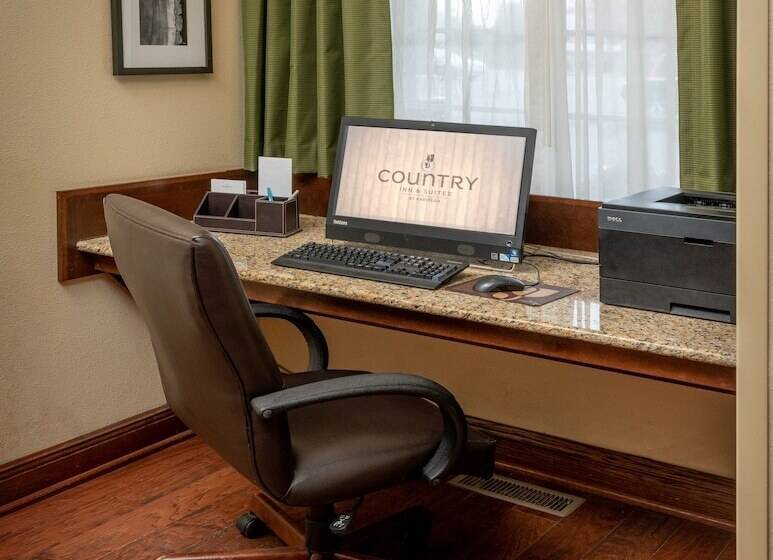 فندق Country Inn & Suites By Radisson, Charleston South, Wv