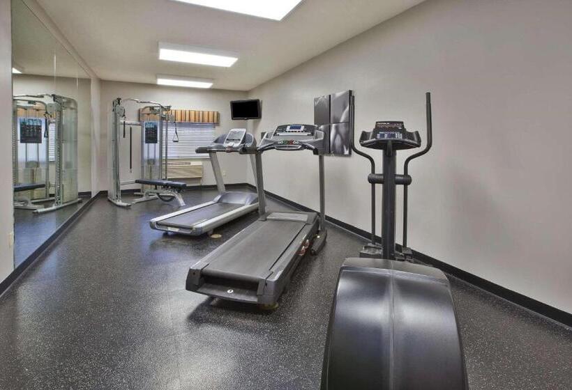 فندق Country Inn & Suites By Radisson, Big Rapids, Mi