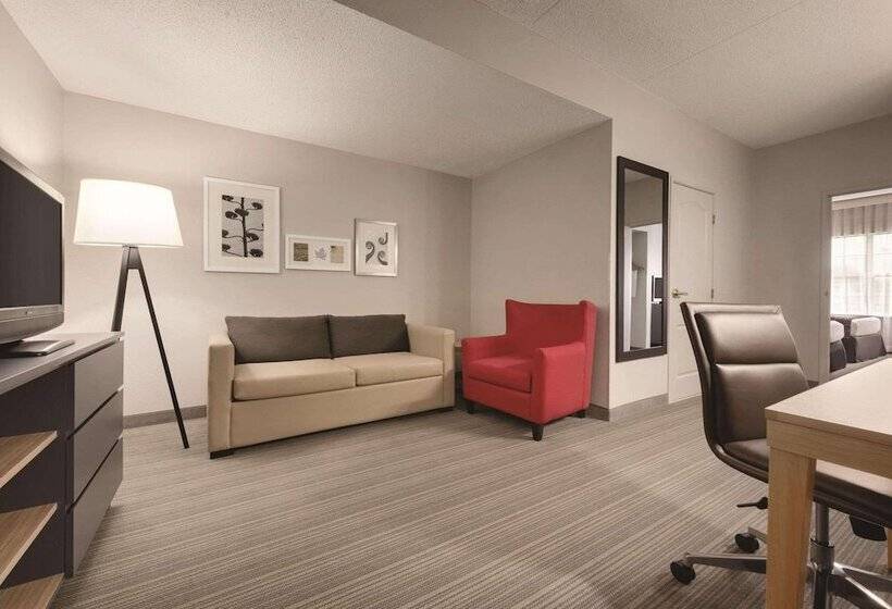 فندق Country Inn & Suites By Radisson, Coralville, Ia