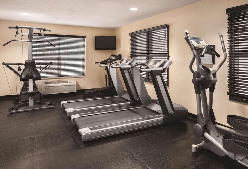בית מלון כפרי Country Inn & Suites By Radisson, Cottage Grove, Mn