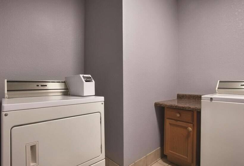 فندق Country Inn & Suites By Radisson, Cottage Grove, Mn