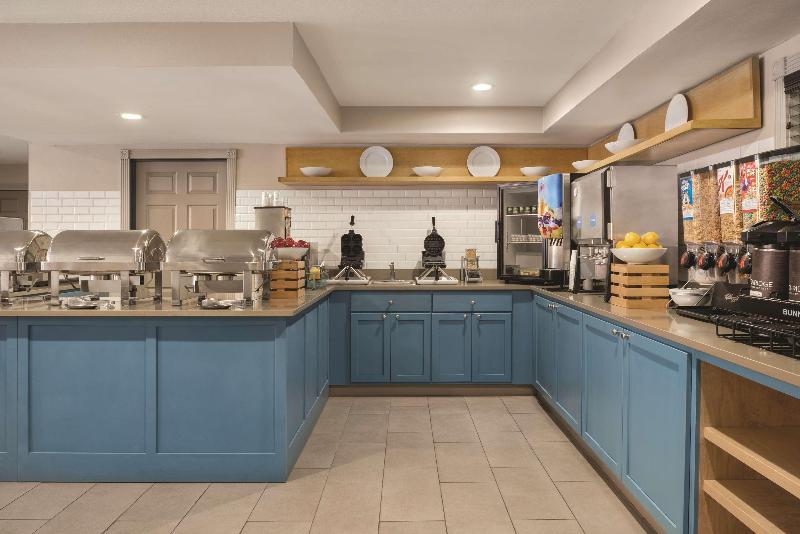 Отель Country Inn & Suites By Radisson, Dubuque, Ia