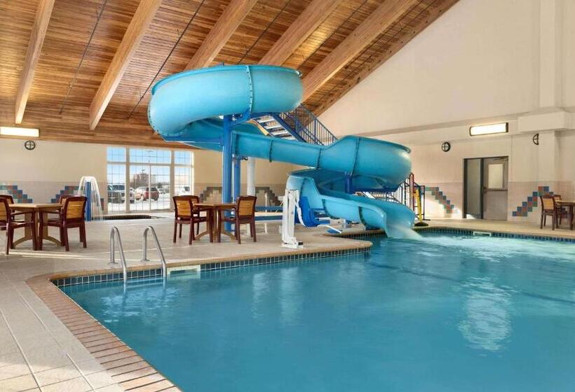 هتل Country Inn & Suites By Radisson, Duluth North, Mn