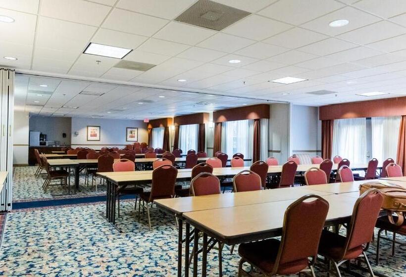 فندق Country Inn & Suites By Radisson, Helen, Ga