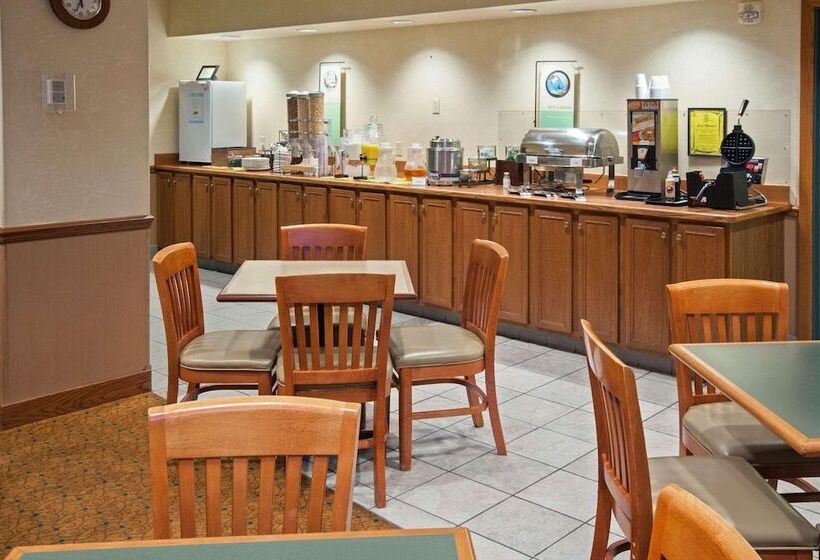 فندق Country Inn & Suites By Radisson, Lansing, Mi