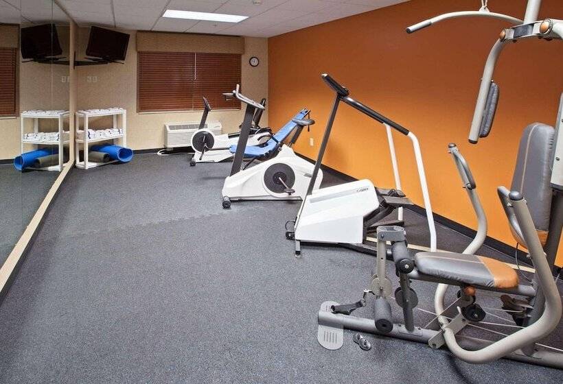 فندق Country Inn & Suites By Radisson, Lansing, Mi