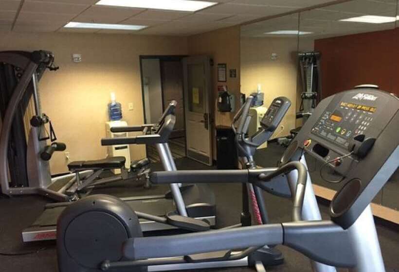 فندق Country Inn & Suites By Radisson, Lansing, Mi