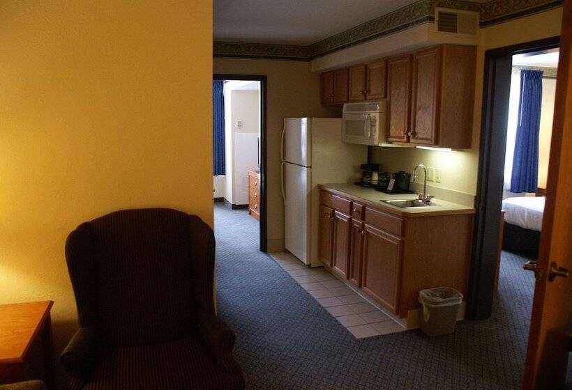 فندق Country Inn & Suites By Radisson, Lansing, Mi