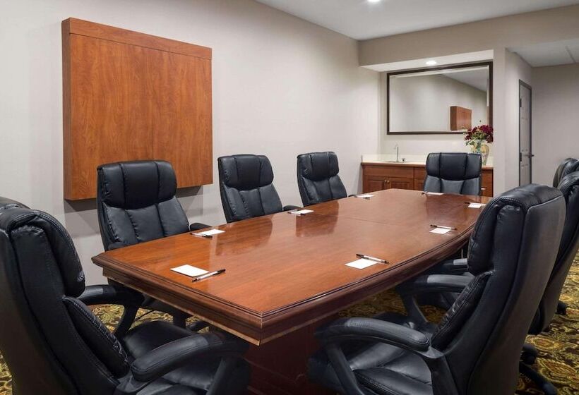 فندق Country Inn & Suites By Radisson, Louisville South, Ky