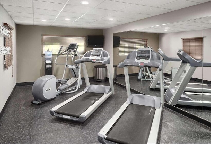 فندق Country Inn & Suites By Radisson, Louisville South, Ky