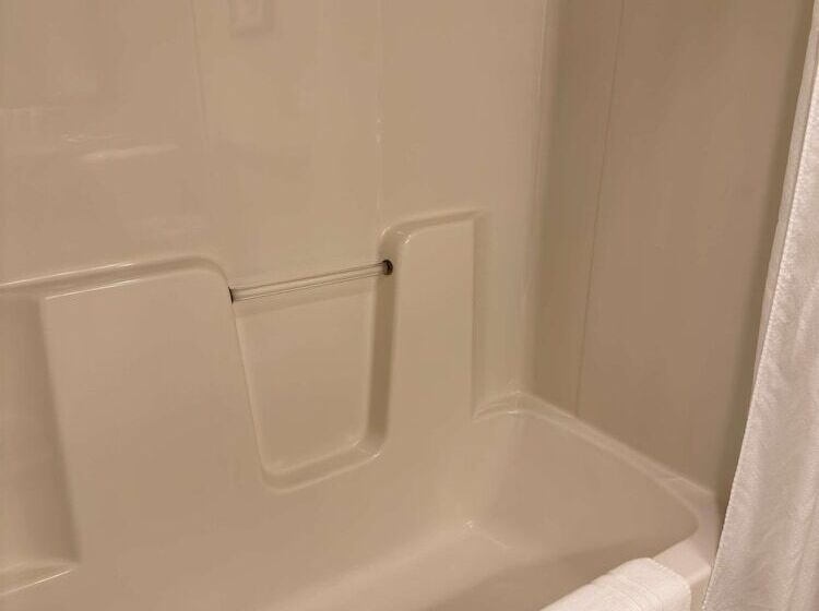 فندق Country Inn & Suites By Radisson, Macedonia, Oh