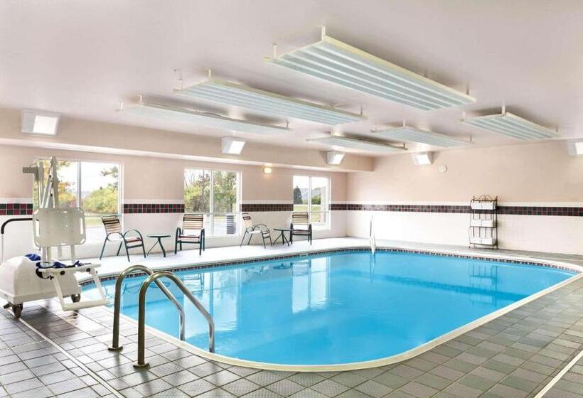 فندق Country Inn & Suites By Radisson, Marion, Oh