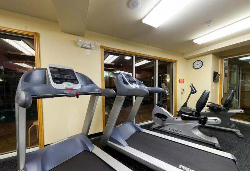 هتل Country Inn & Suites By Radisson, Milwaukee Airport, Wi