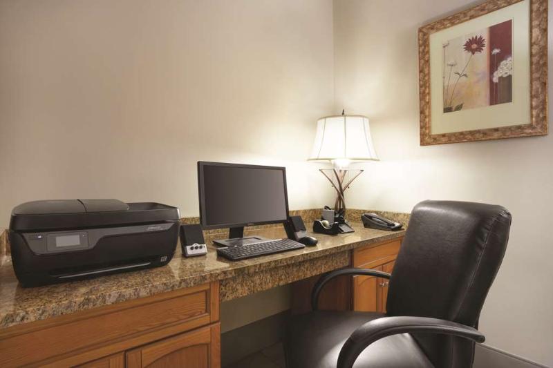هتل Country Inn & Suites By Radisson, Moline Airport, Il
