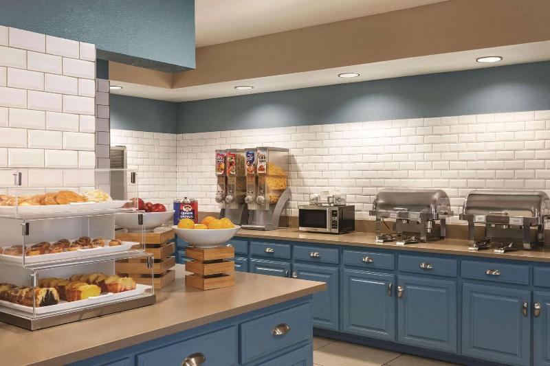 هتل Country Inn & Suites By Radisson, Nashville Airport East, Tn