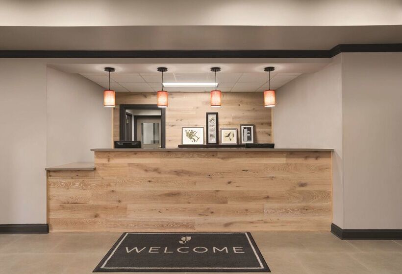 هتل Country Inn & Suites By Radisson Raleighdurham Airport Nc