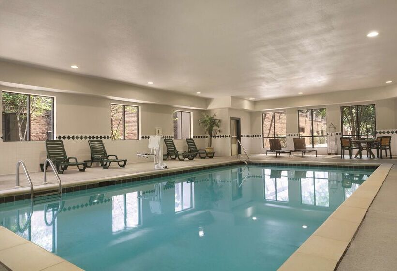 هتل Country Inn & Suites By Radisson Raleighdurham Airport Nc