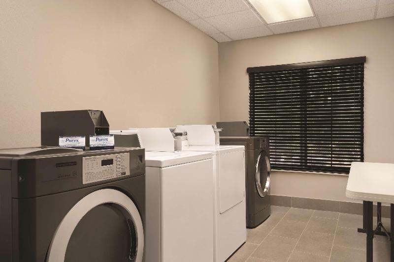 هتل Country Inn & Suites By Radisson Raleighdurham Airport Nc