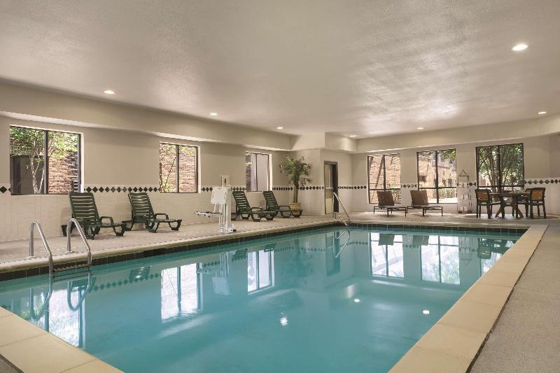 هتل Country Inn & Suites By Radisson Raleighdurham Airport Nc