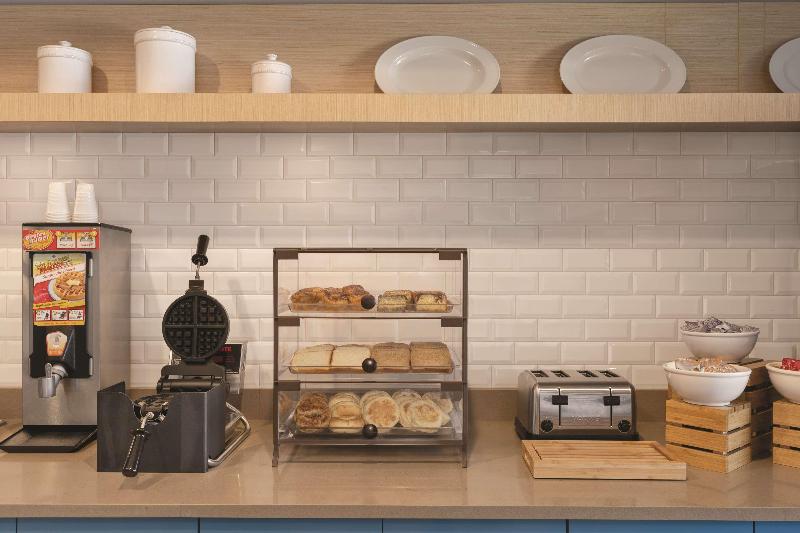 هتل Country Inn & Suites By Radisson Raleighdurham Airport Nc