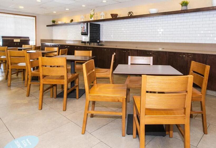 בית מלון כפרי Country Inn & Suites By Radisson, Rapid City, Sd