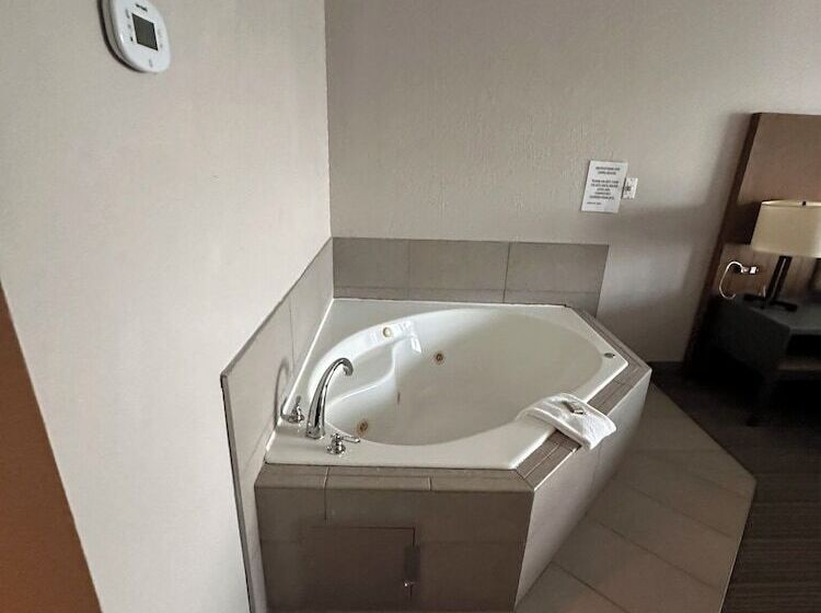 فندق Summerville Park Inn