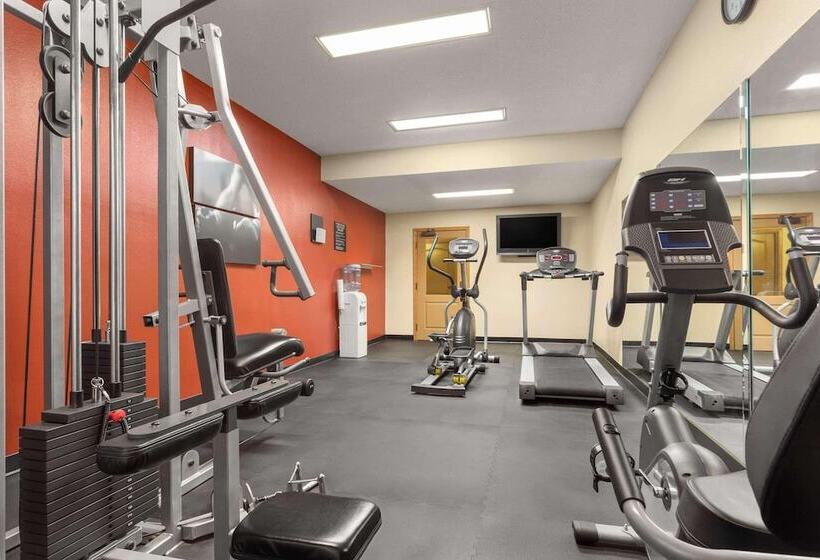 هتل Country Inn & Suites By Radisson, Tuscaloosa, Al