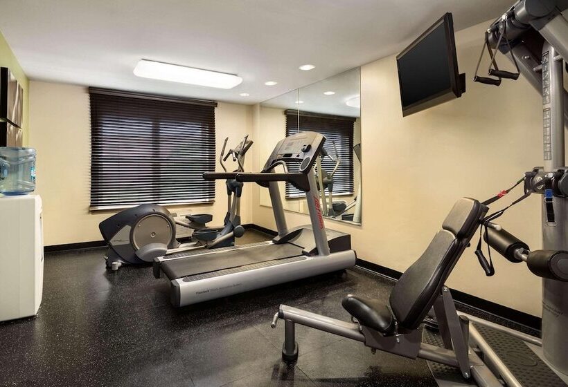 Отель Country Inn & Suites By Radisson, Washington Dulles International Airport, Va