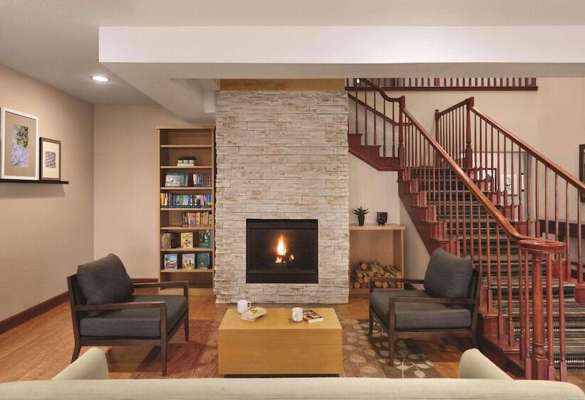 فندق Country Inn & Suites By Radisson, Willmar, Mn