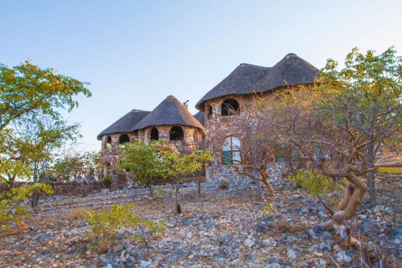 Отель Eagle Tented Lodge & Spa Etosha