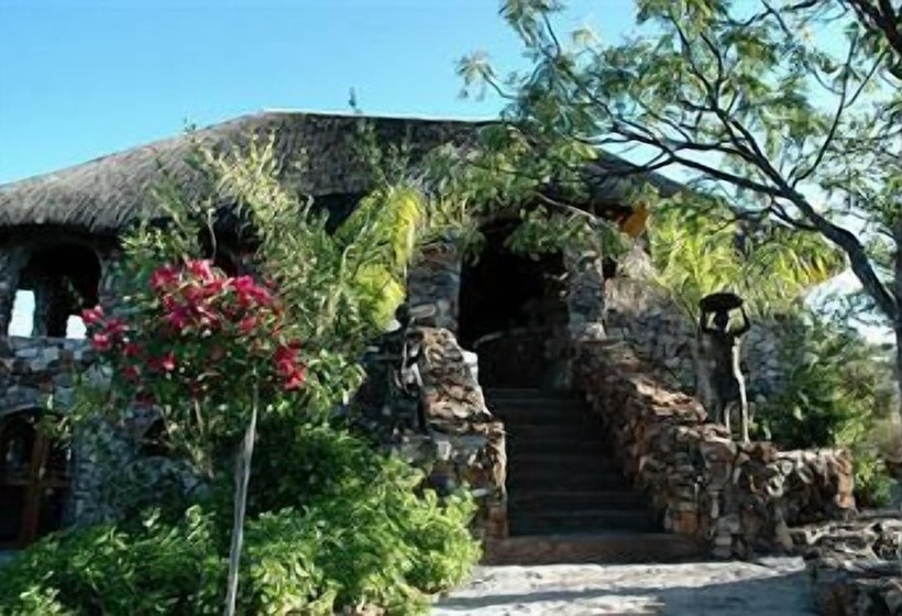 Отель Eagle Tented Lodge & Spa Etosha