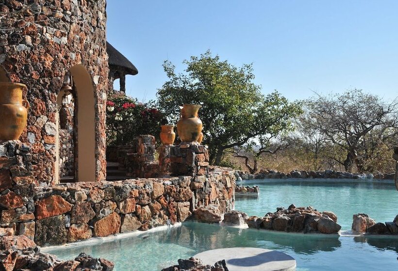 Отель Eagle Tented Lodge & Spa Etosha