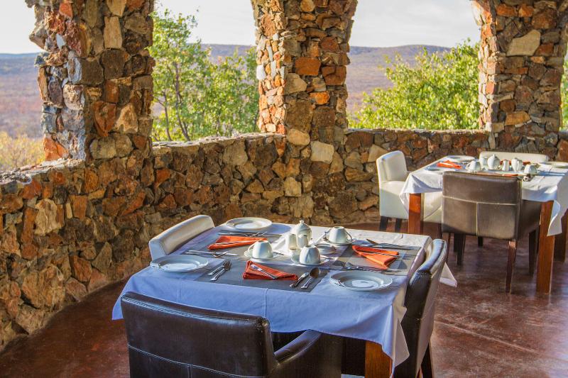 Отель Eagle Tented Lodge & Spa Etosha