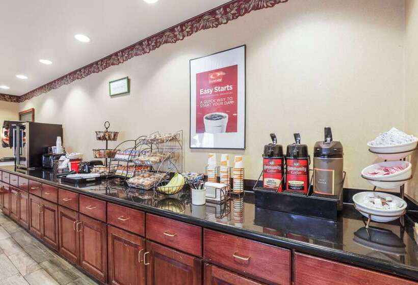 فندق Econo Lodge Inn And Suites
