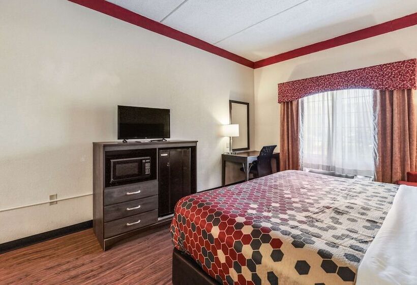 فندق Econo Lodge Inn And Suites