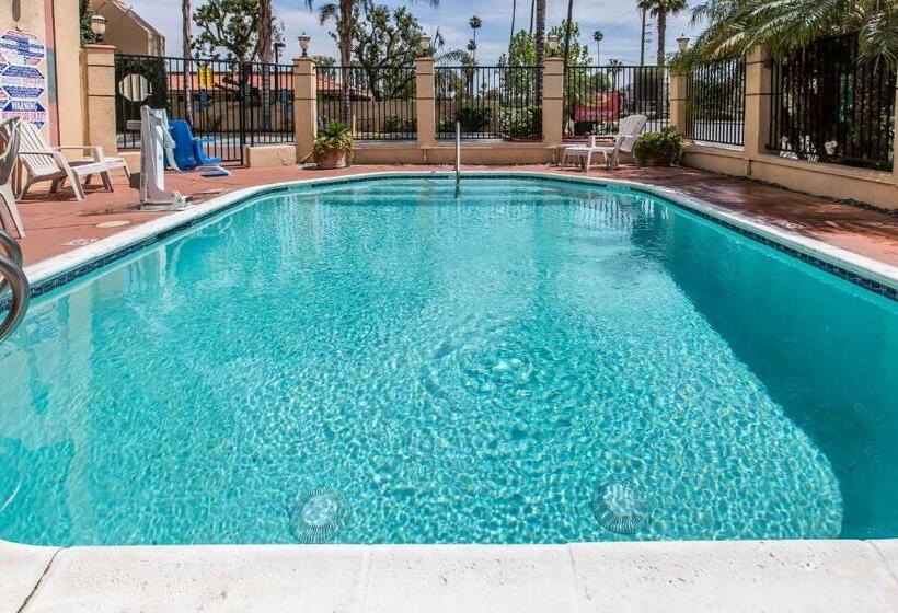 בית מלון כפרי Econo Lodge Inn & Suites Riverside  Corona