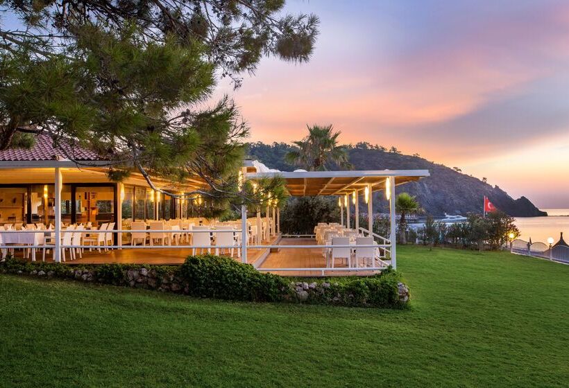 هتل Fun & Sun Family Club Saphire