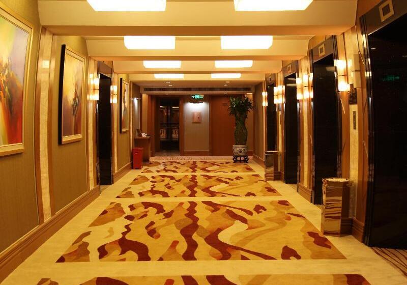 בית מלון כפרי Golden Sea View  Haikou