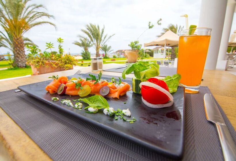 בית מלון כפרי Royal Tulip Taj Sultan