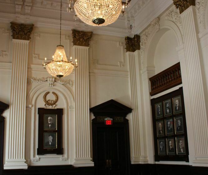 Отель Grand Royale Clarion Collection