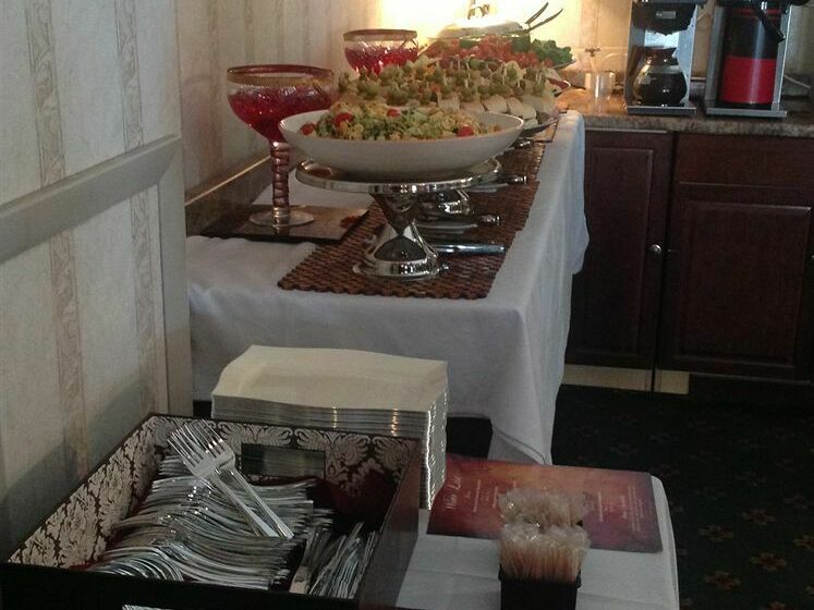 Отель Grand Royale Clarion Collection