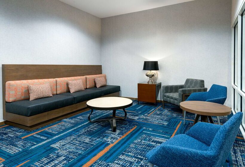 فندق Hampton Inn Charlotteuptown