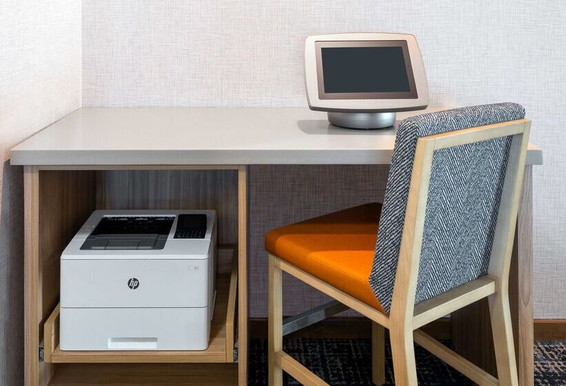 فندق Hampton Inn Charlotteuptown